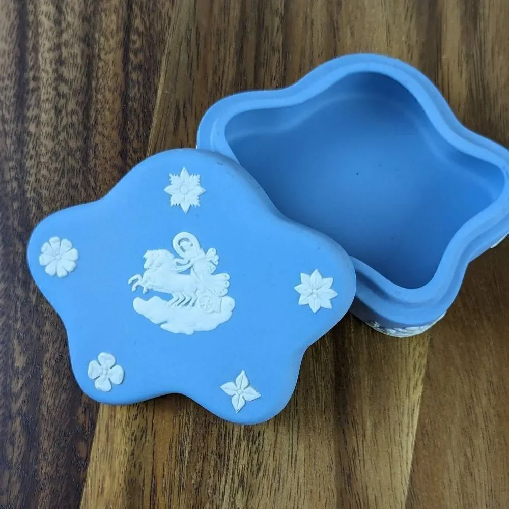 Wedgwood Pentafoil Jasperware Candy Box Pale Blue Cloud Shape 4